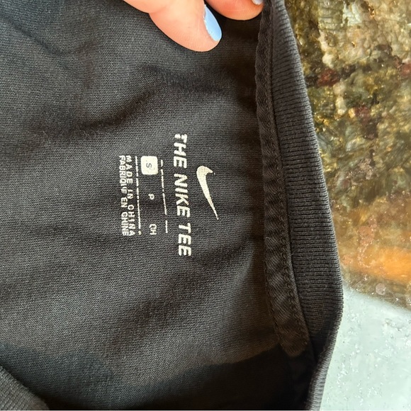 The Nike Tee cropped oversized cotton short sleeve T shirt. EUC. Soft & stretchy - Picture 5 of 8